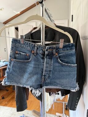 Zara Denim Frayed Hem Women’s Shorts - Blue